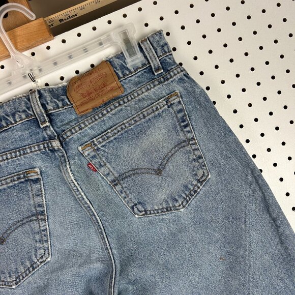 Levi's 550 Vintage Blue Jeans Sz 34x32 USA Made Relaxed Fit Light 90s Distressed - Picture 6 of 9